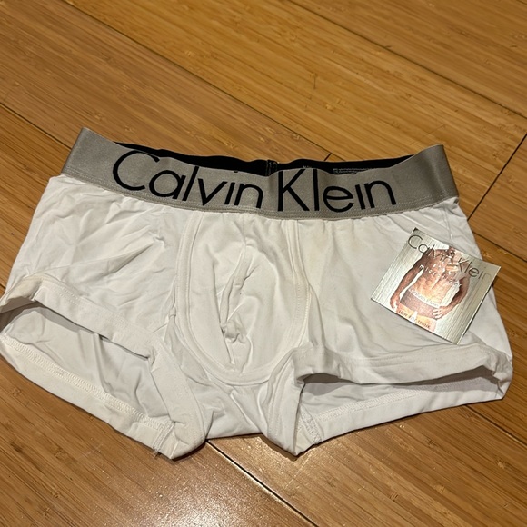 Calvin Klein steel microfiber men’s low rise trunk - Picture 2 of 2